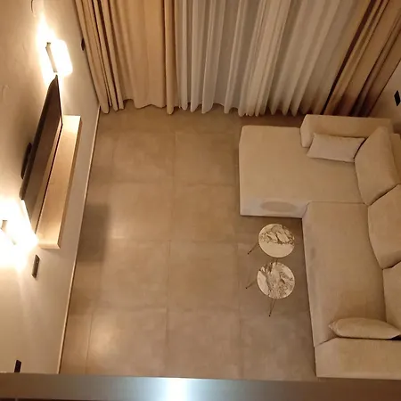 فندق Pnoe Sea View 4*