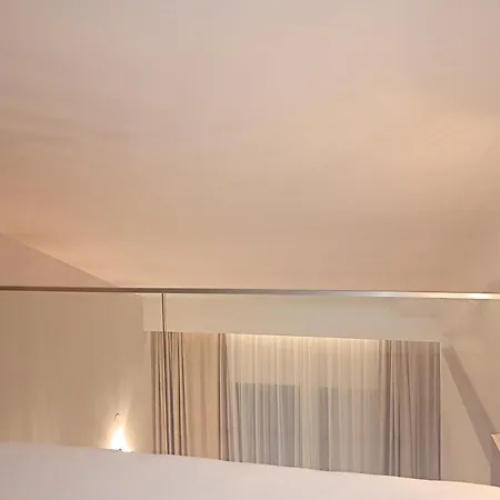 Pnoe Sea View 4*